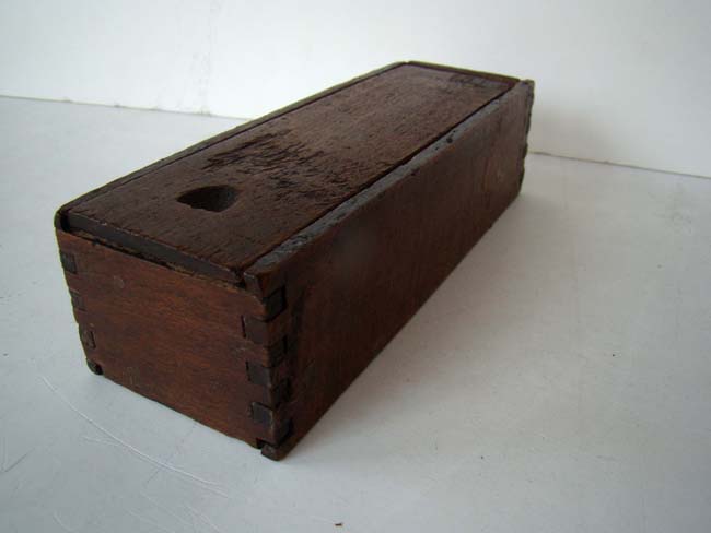 A cased set of bone and ebony Dominoes circa 1860-1880 — image 2
